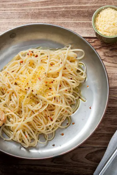 Espaguetis con puré de ajo y peperoncino, toda una obra de arte