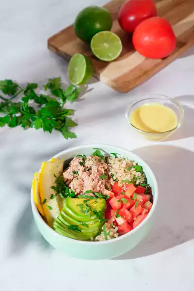 Bowl de quinoa y atún con mayonesa artesanal Olivetto®
